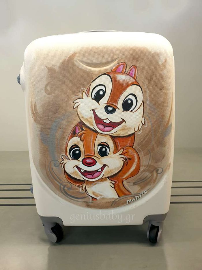 Ζωγραφισμένη βαλίτσα σκιουράκια